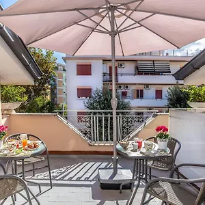 Plaza Guest house